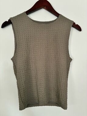 A&F Sleeveless Textured Knit Top in Taupe
